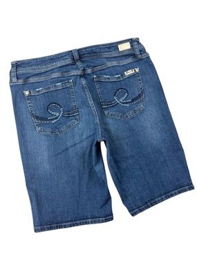Seven 7 Med Midrise Wash Embroider Faded Whiskered Stretch Denim Shorts Size 12